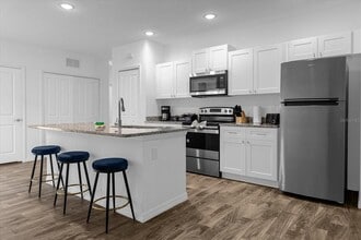 97 N Goldwyn Ave in Orlando, FL - Building Photo - Building Photo