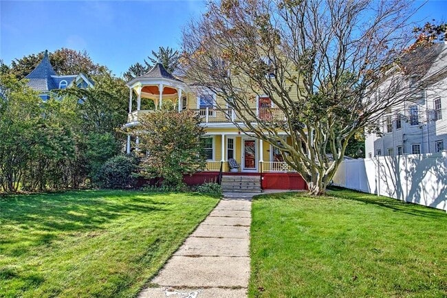134 Wheeler Ave in Cranston, RI - Building Photo - Building Photo