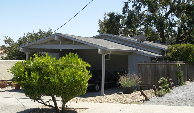 126-128 Marina Vista in Martinez, CA - Foto de edificio - Building Photo