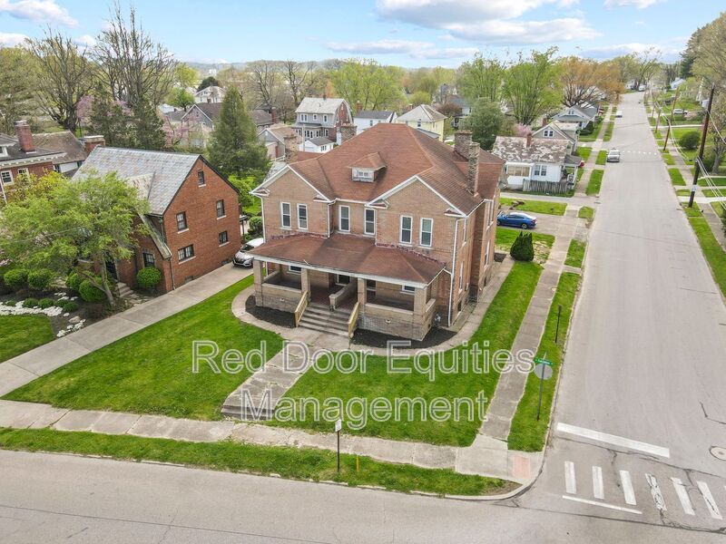 1155 N Columbus St in Lancaster, OH - Building Photo