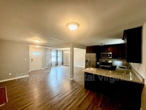 168 Ruston Dr in Newport News, VA - Foto de edificio - Building Photo