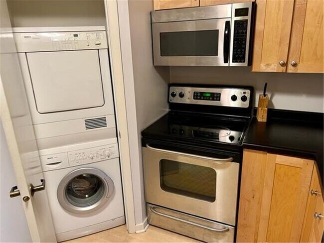 3131 Excelsior Blvd-Unit -410 in Minneapolis, MN - Building Photo - Building Photo