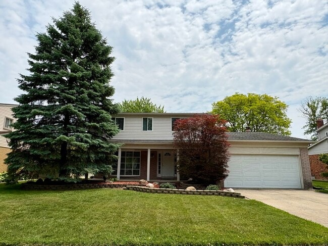 property at 3550 Kings Point Dr