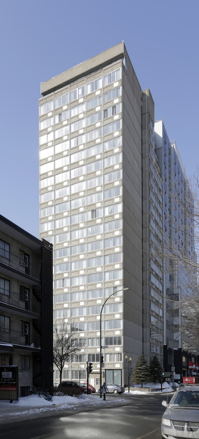 The 1350 Dufort Apartments in Montréal, QC - Building Photo - Building Photo