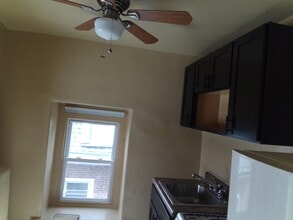 1126 W Rockland St, Unit 3 in Philadelphia, PA - Building Photo - Building Photo