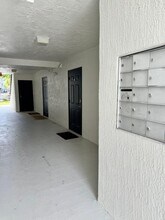 803 Villa Cir in Boynton Beach, FL - Building Photo - Building Photo