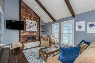 1820 E 151st Terrace in Olathe, KS - Building Photo