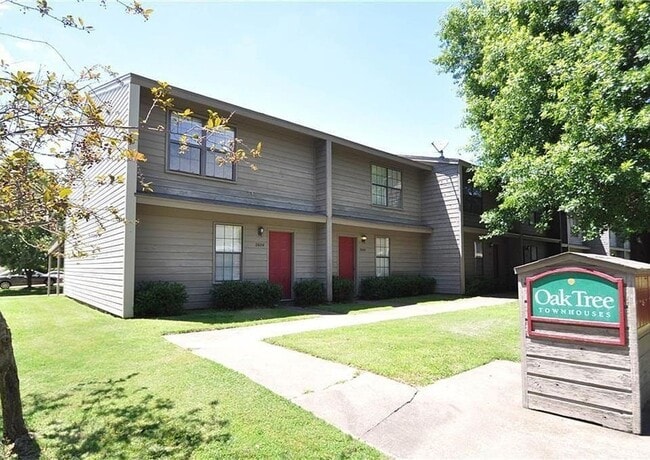 2628 E Kantz Dr in Fayetteville, AR - Building Photo - Building Photo