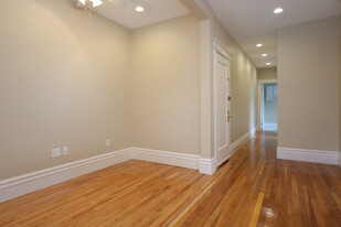 1109 Boylston St, Unit 12a in Boston, MA - Building Photo - Building Photo