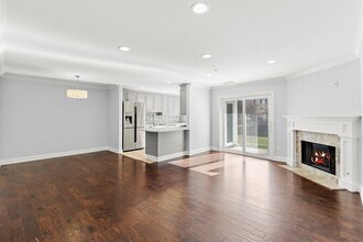 1615 W Hawkes St in Arlington Heights, IL - Building Photo - Building Photo