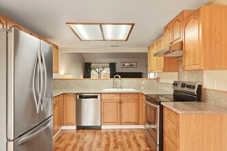 18884 Rio Verde St in Woodbridge, CA - Building Photo - Building Photo