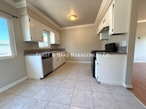 5464 Lime Ave in Long Beach, CA - Building Photo - Building Photo