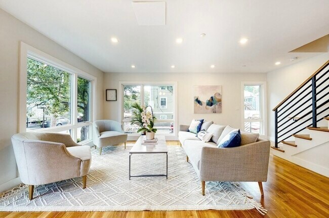 58 Lincoln St, Unit 2 in Cambridge, MA - Foto de edificio - Building Photo