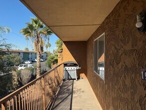 2537 W Georgia Ave in Phoenix, AZ - Foto de edificio - Building Photo