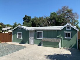 616 W 16th St in Antioch, CA - Building Photo