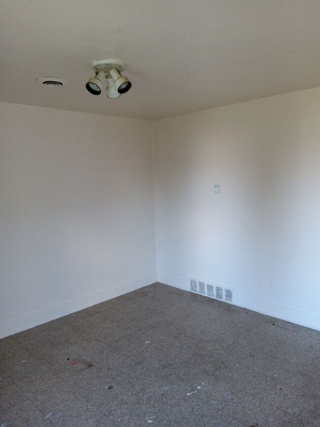 property at 2517 W Garfield Ave