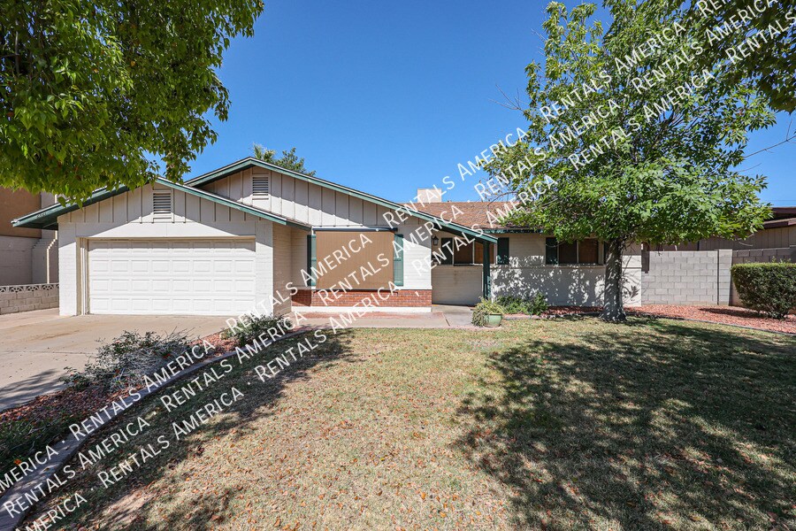 2421 S Terrace Rd in Tempe, AZ - Building Photo