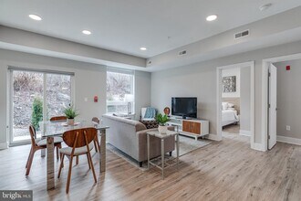 1952 Bryn Mawr Ave in Philadelphia, PA - Building Photo - Building Photo