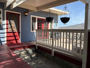 7036 High Cliff Trail in Tujunga, CA - Building Photo - Building Photo