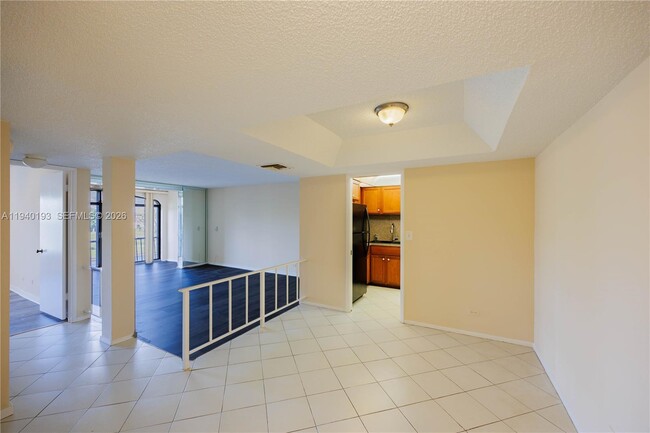 3760 Inverrary Dr in Lauderhill, FL - Building Photo - Building Photo