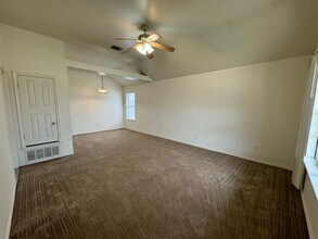 5005 John David Dr in Killeen, TX - Building Photo - Building Photo
