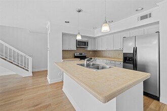 15518 Braemar Ct in Hialeah, FL - Building Photo - Building Photo