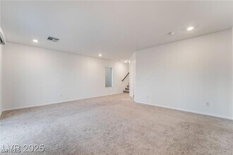 5745 Becklow Gdns Ave in Las Vegas, NV - Building Photo - Building Photo