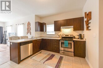 15 Isabella Dr in Orillia, ON - Building Photo - Building Photo