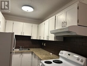 133 Dunn Ave in Toronto, ON - Building Photo - Building Photo