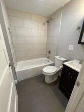136 Berkshire St, Unit 4 in Cambridge, MA - Foto de edificio - Building Photo