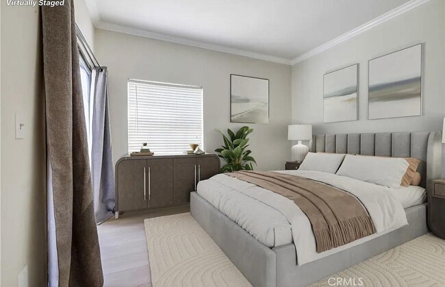 property at 2526 W MacArthur Blvd