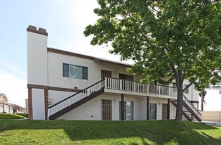 Sunrise Villas in Chula Vista, CA - Building Photo