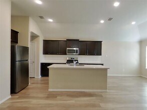 2428 Dolostone Dr in Aubrey, TX - Building Photo - Building Photo