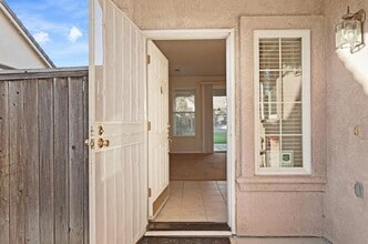 1911 Lexington Dr in Lodi, CA - Building Photo - Building Photo