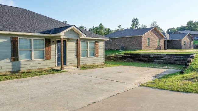 6 Cal Rd in Fort Mitchell, AL - Building Photo - Building Photo