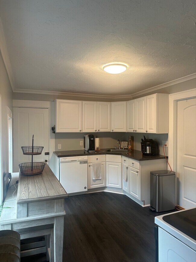 14 Central St, Unit 2 in Ashburnham, MA - Building Photo - Building Photo