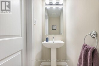 215 Yellowcress Wy in Ottawa, ON - Building Photo - Building Photo
