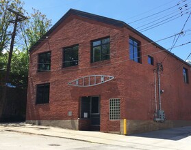 Canoe Building Apartments in Pittsburgh, PA - Foto de edificio - Building Photo