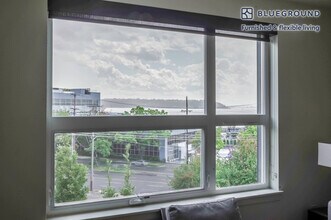 330 3rd Ave W in Seattle, WA - Foto de edificio - Building Photo