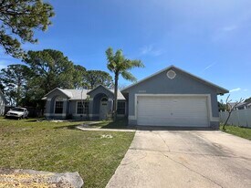 1100 Ipswich St NW in Palm Bay, FL - Building Photo