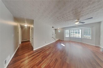 121 Chantilly Ln in Lawrenceville, GA - Building Photo - Building Photo