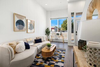 7500 15th Ave NW in Seattle, WA - Building Photo - Building Photo