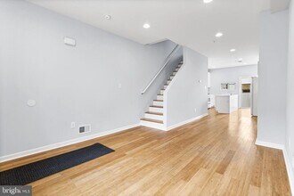 2139 Latona St in Philadelphia, PA - Building Photo - Building Photo