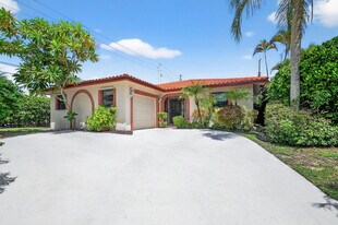 1035 Soelca Dr in West Palm Beach, FL - Building Photo