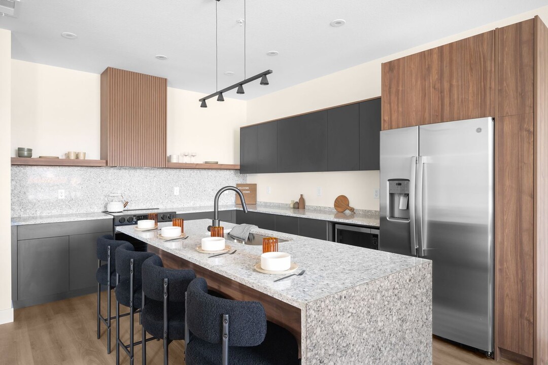 5740 W 92nd Ave in Westminster, CO - Foto de edificio