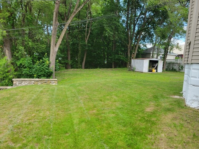 11 Trenton St, Unit Bellingham 1st floor in Bellingham, MA - Foto de edificio - Building Photo