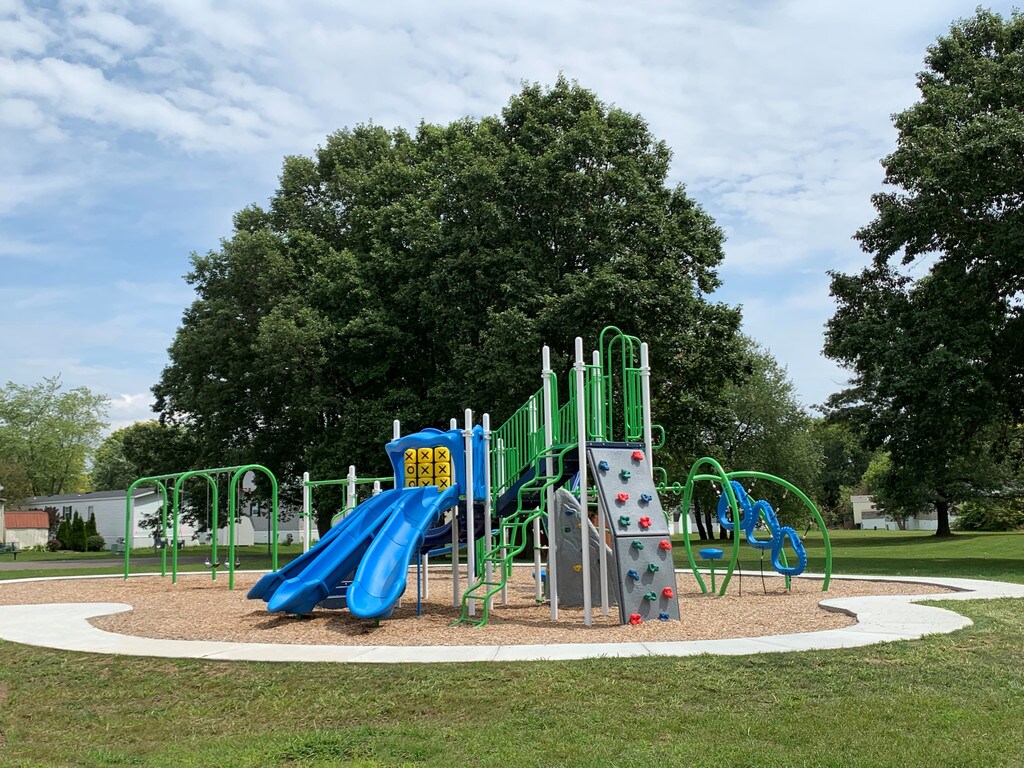 Oak Hill Estates Apartments Holly, MI Apartments For Rent