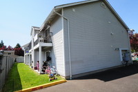 Megans Court Apartments in Pacific, WA - Foto de edificio - Building Photo