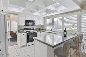 1046 Barrow Ct in Westlake Village, CA - Building Photo - Building Photo