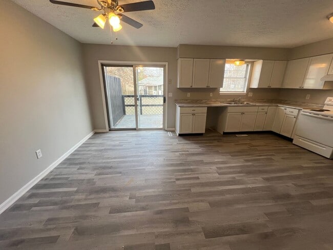 1010 Ryan Ct in Radcliff, KY - Building Photo - Building Photo